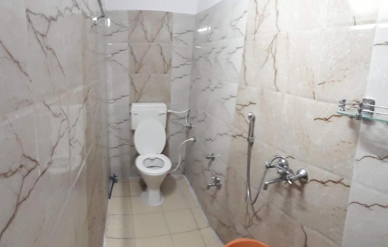 Hotel Himalayan Inn Uttarkāshi エクステリア 写真